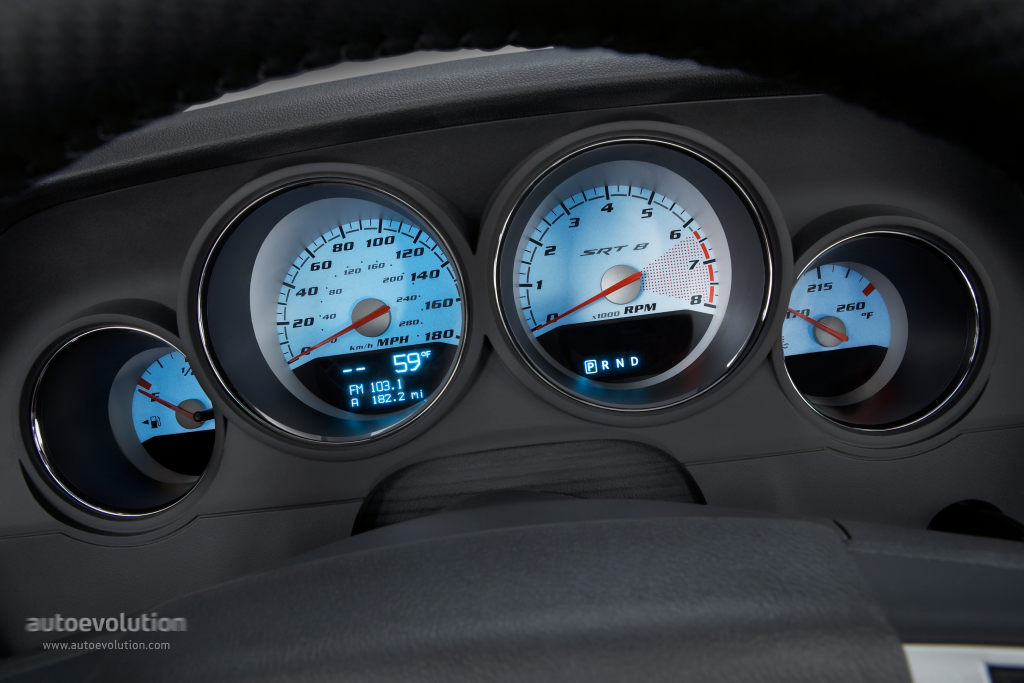 Dodge Challenger Srt photo 30