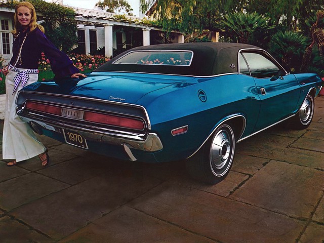 Dodge Challenger photo 11