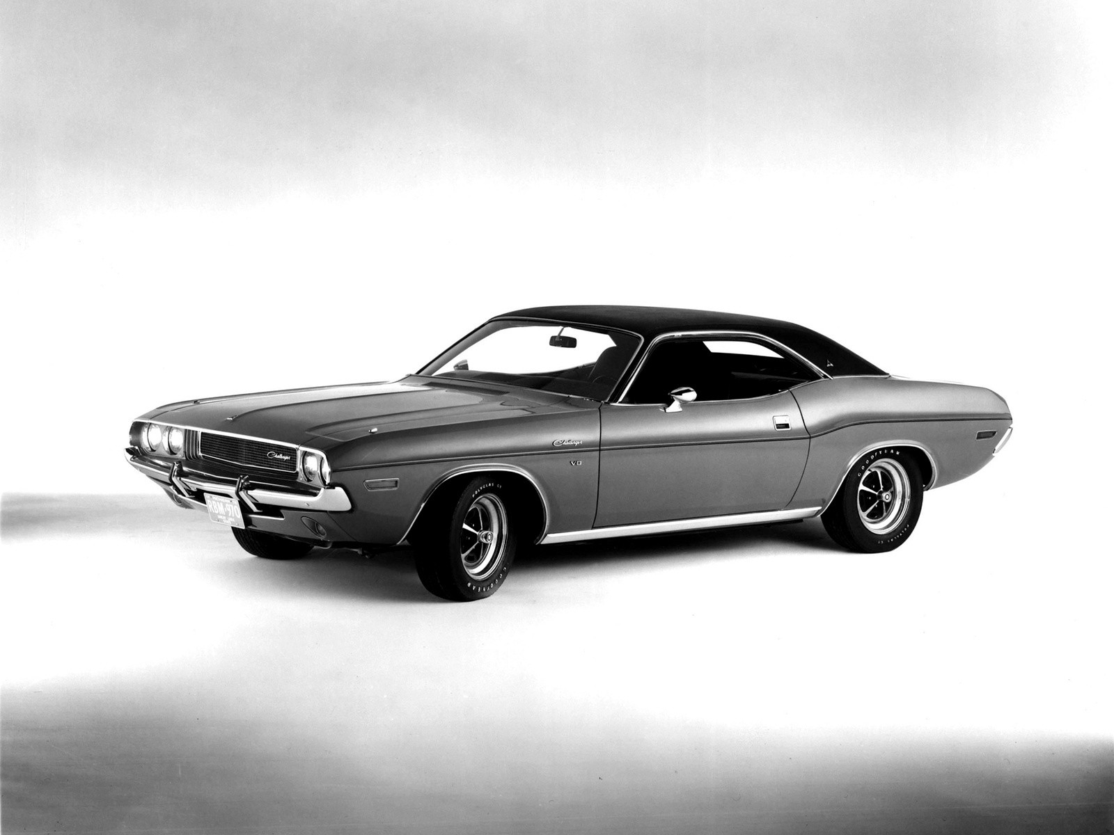 Dodge Challenger photo 15