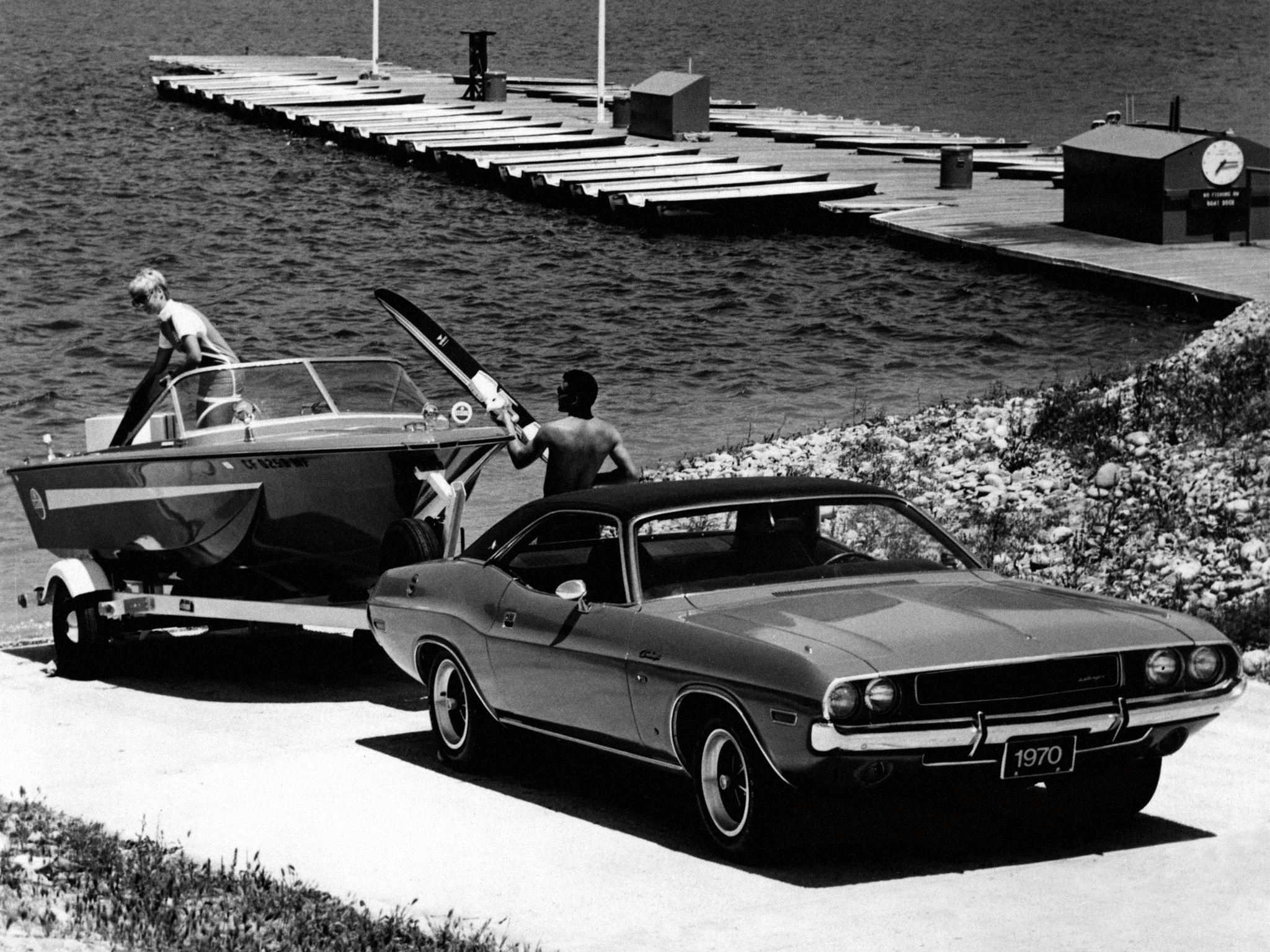 Dodge Challenger photo 16