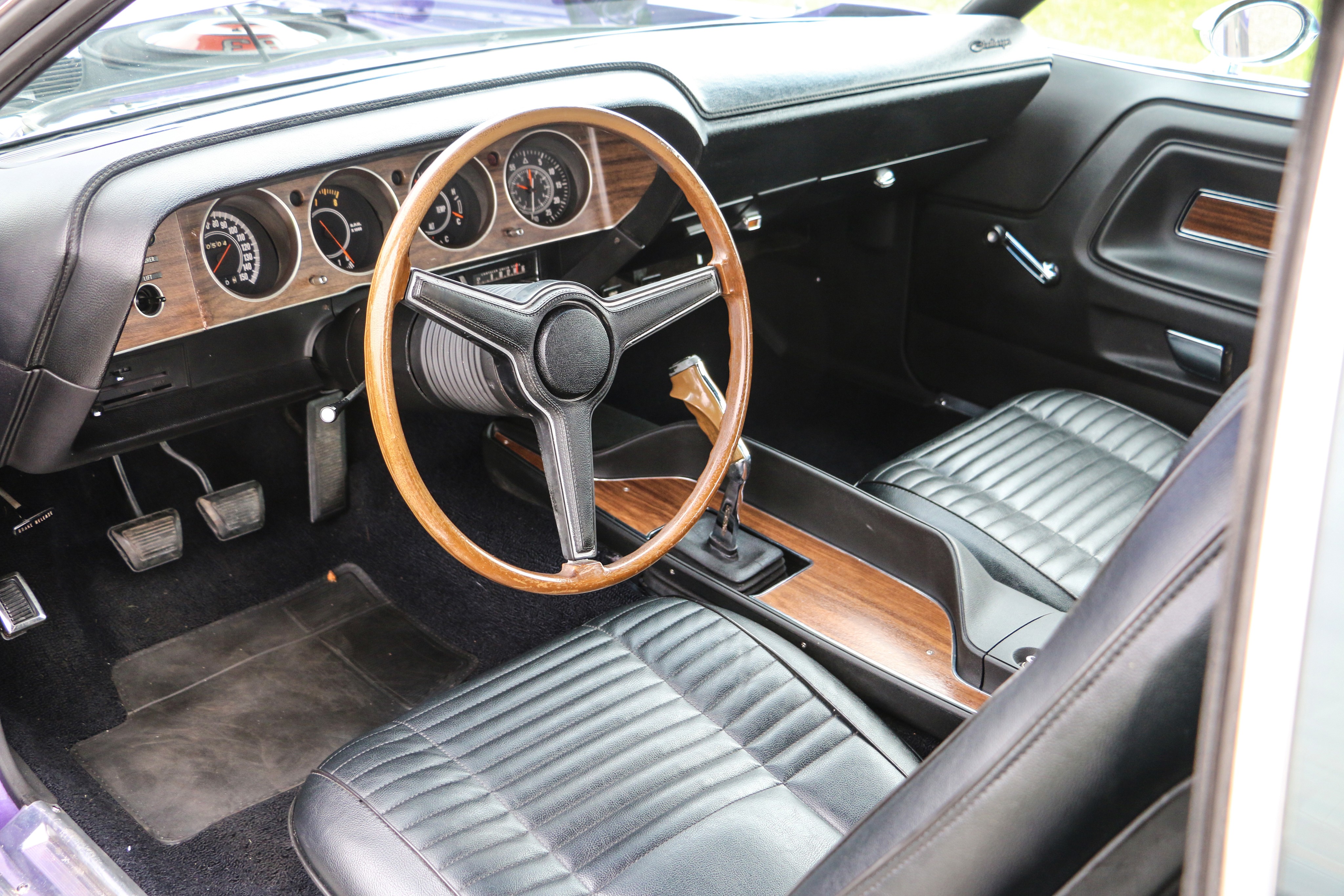 Dodge Challenger photo 37