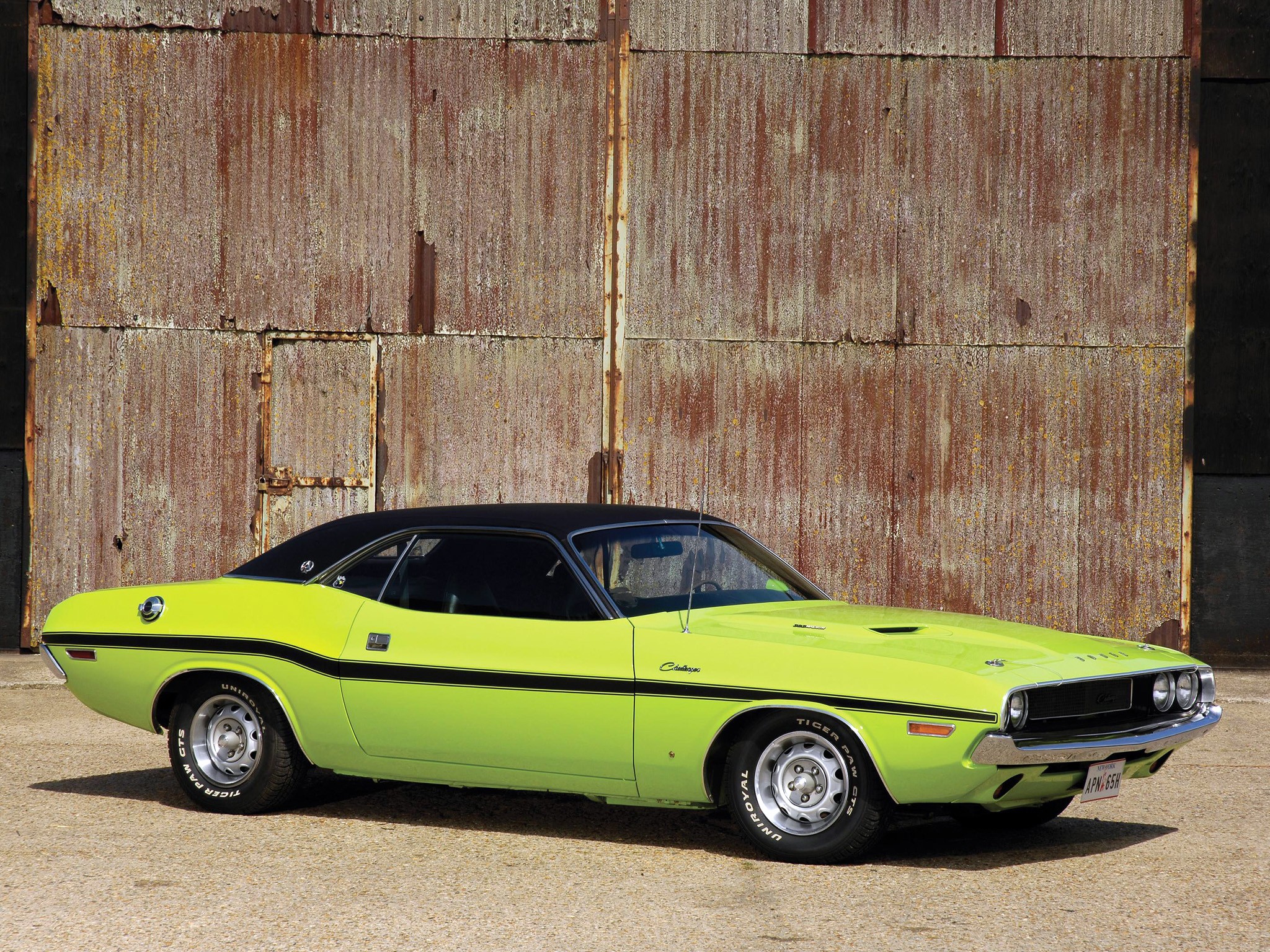 Dodge Challenger photo 3
