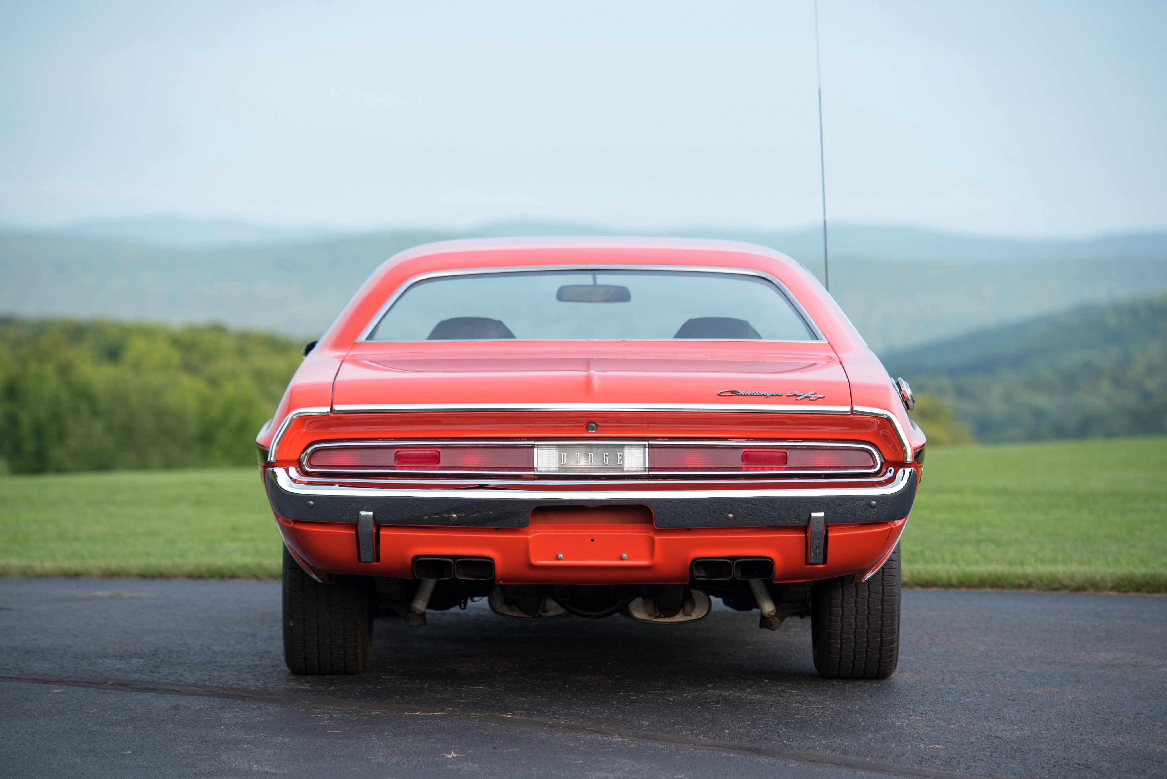 Dodge Challenger photo 6