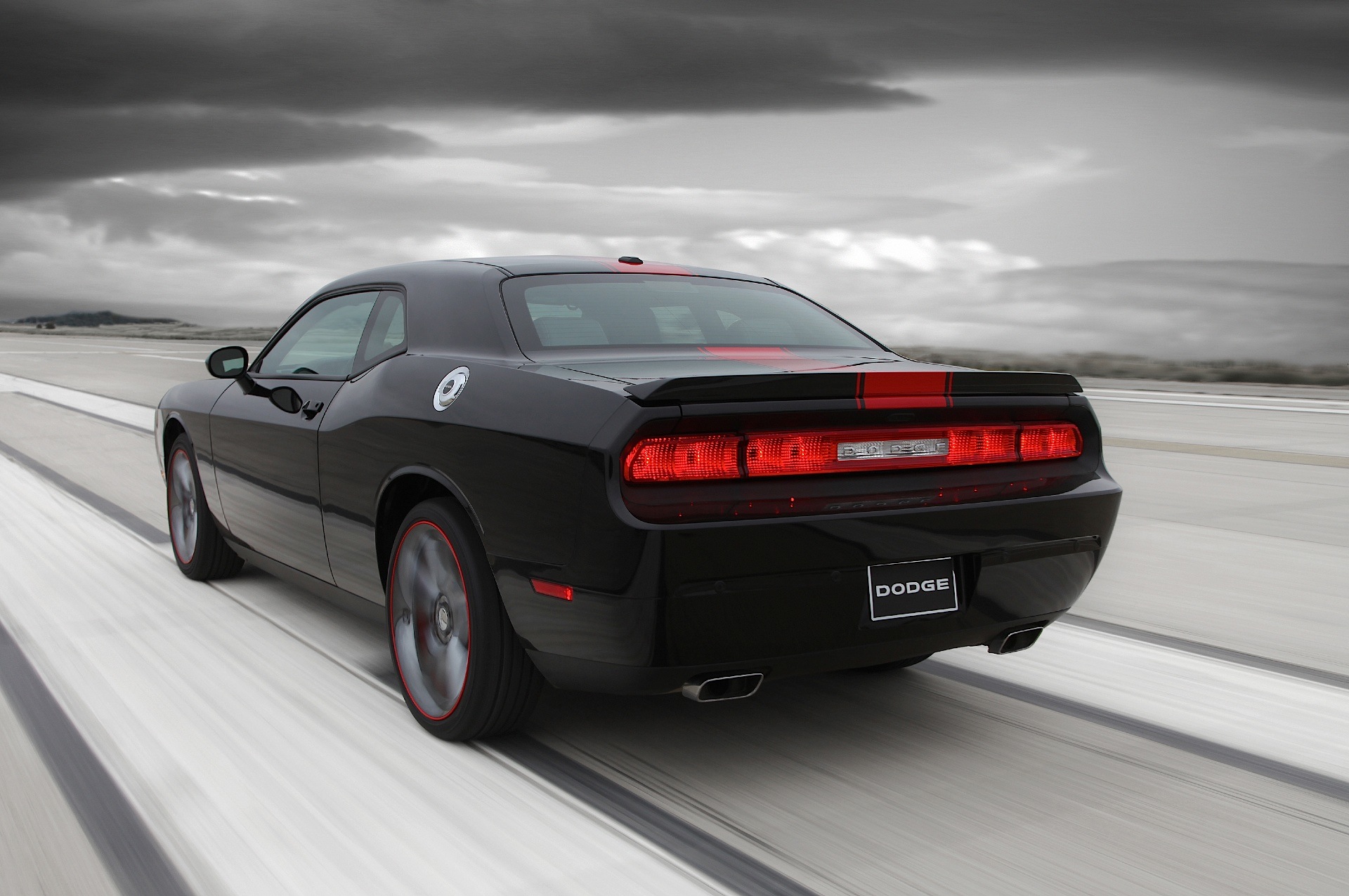 Dodge Challenger photo 12