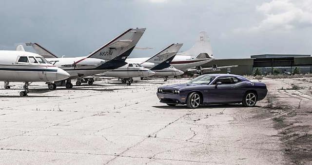 Dodge Challenger photo 2