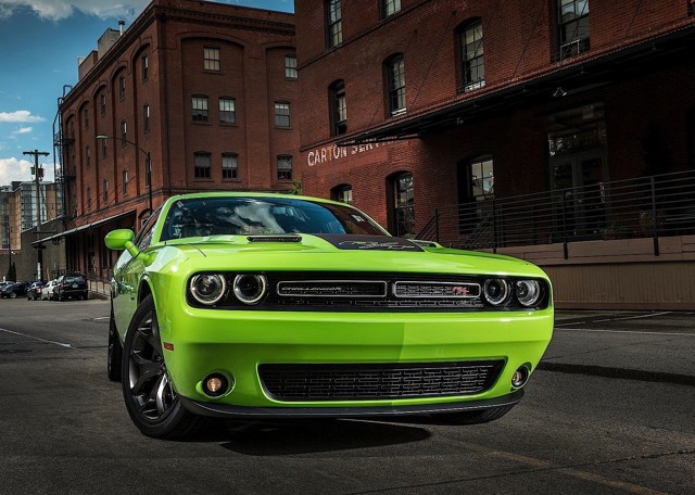 Dodge Challenger photo 11