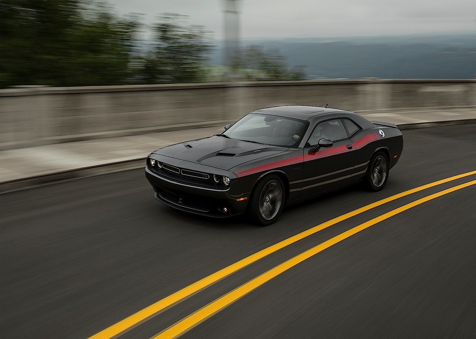 Dodge Challenger photo 12