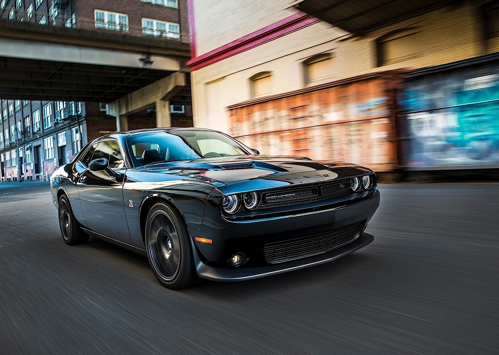 Dodge Challenger photo 13