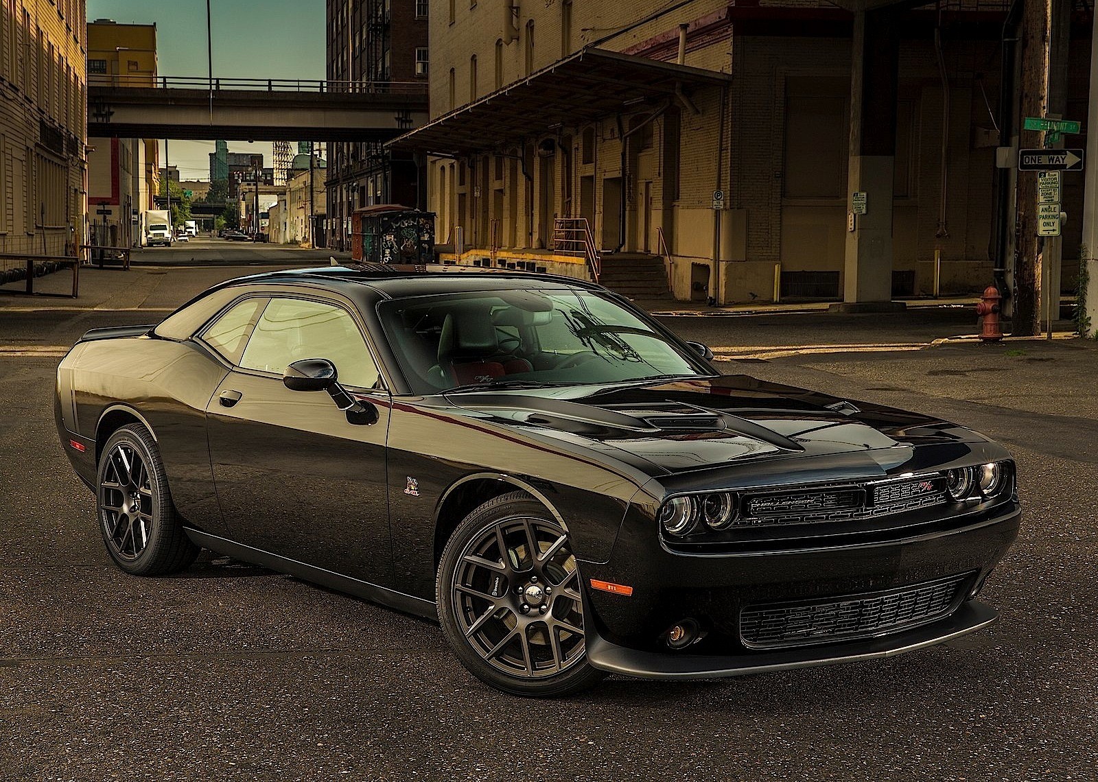 Dodge Challenger photo 14
