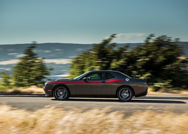 Dodge Challenger photo 16