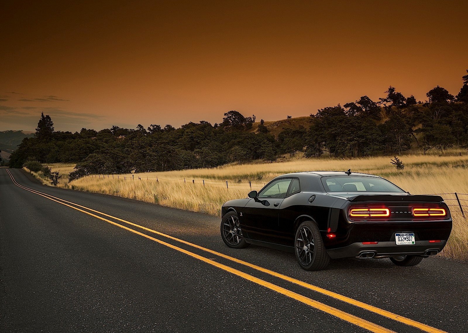 Dodge Challenger photo 23