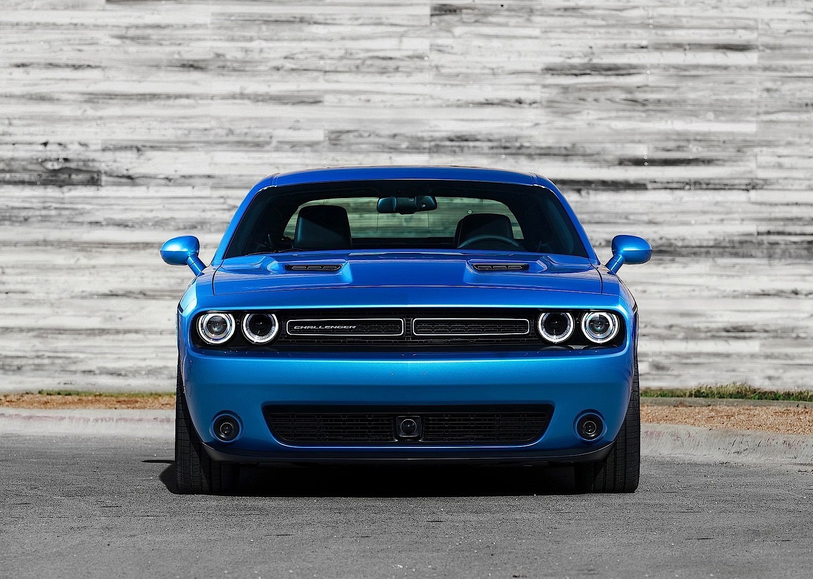 Dodge Challenger photo 30