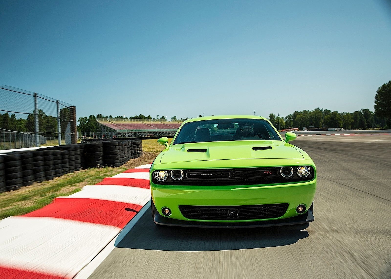 Dodge Challenger photo 33