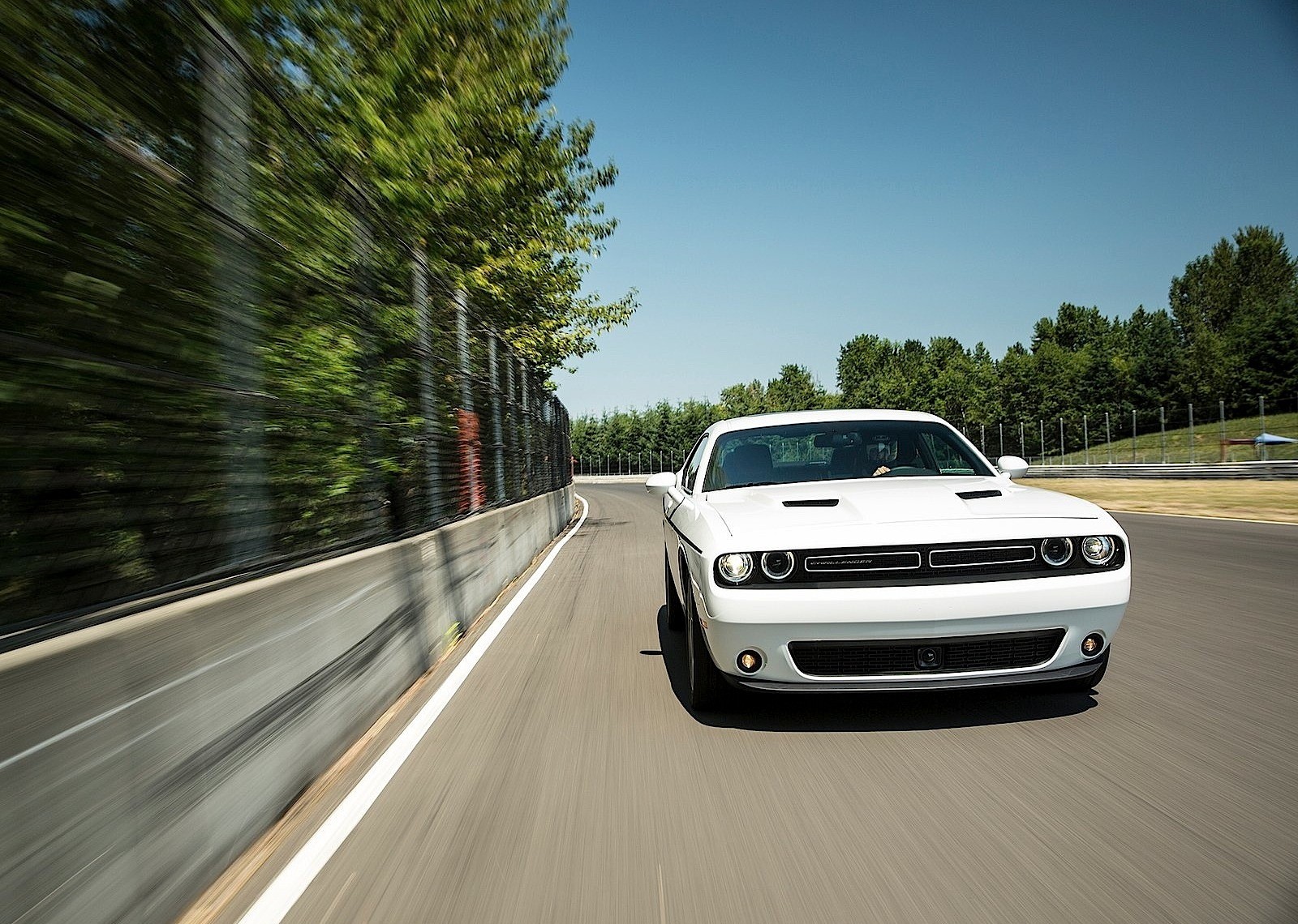 Dodge Challenger photo 34