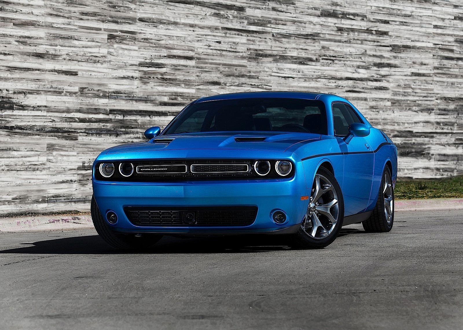 Dodge Challenger photo 35