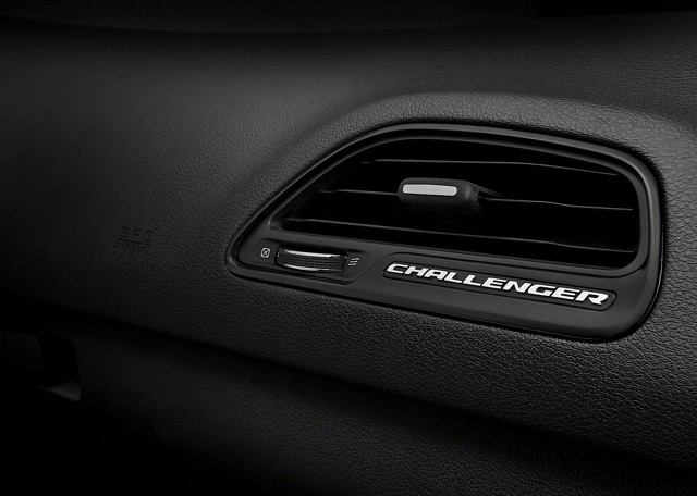 Dodge Challenger photo 118