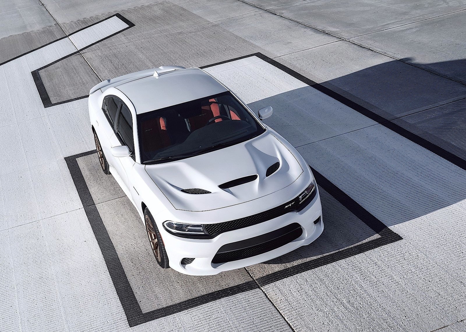 Dodge Charger Srt photo 6