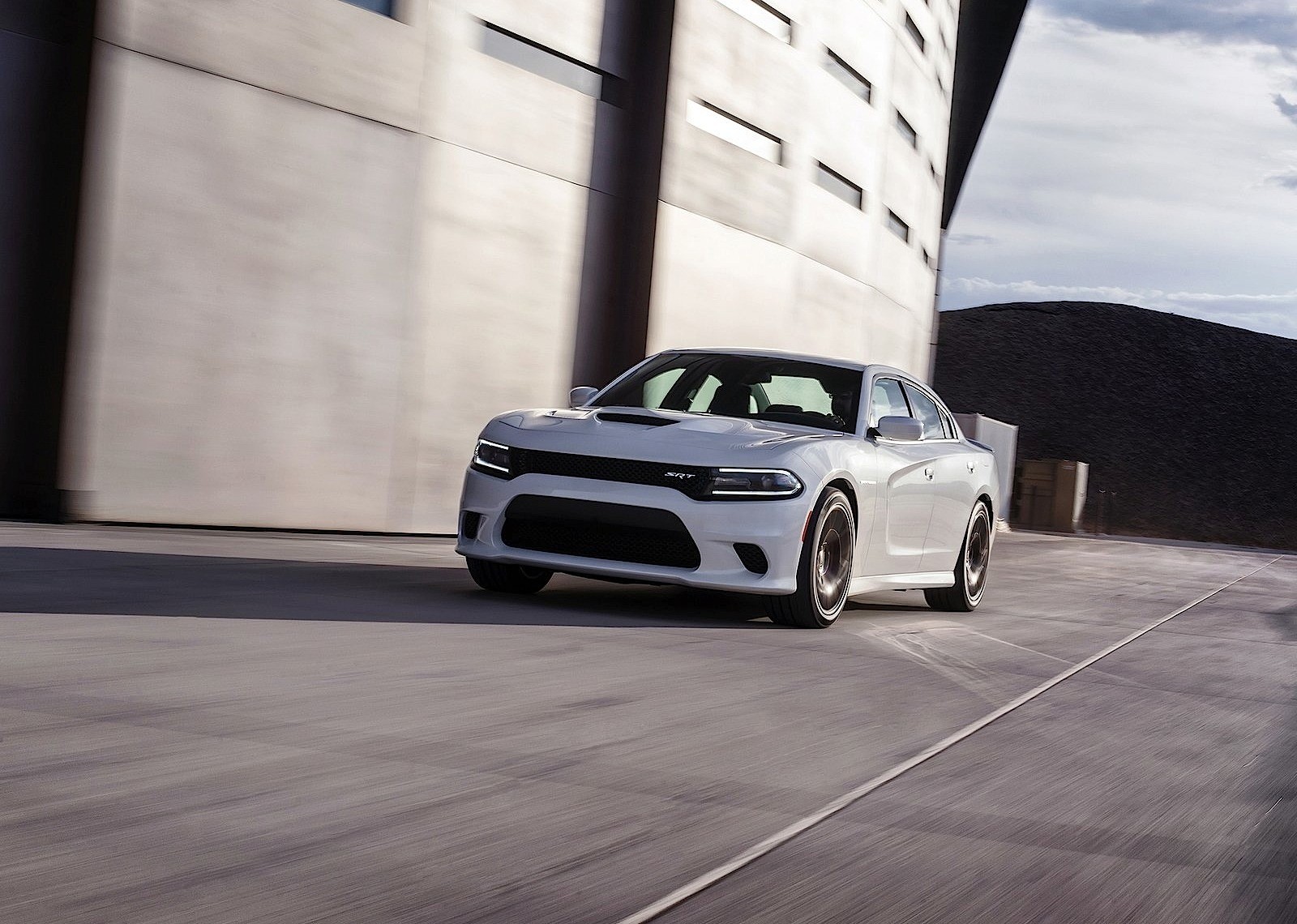 Dodge Charger Srt photo 13