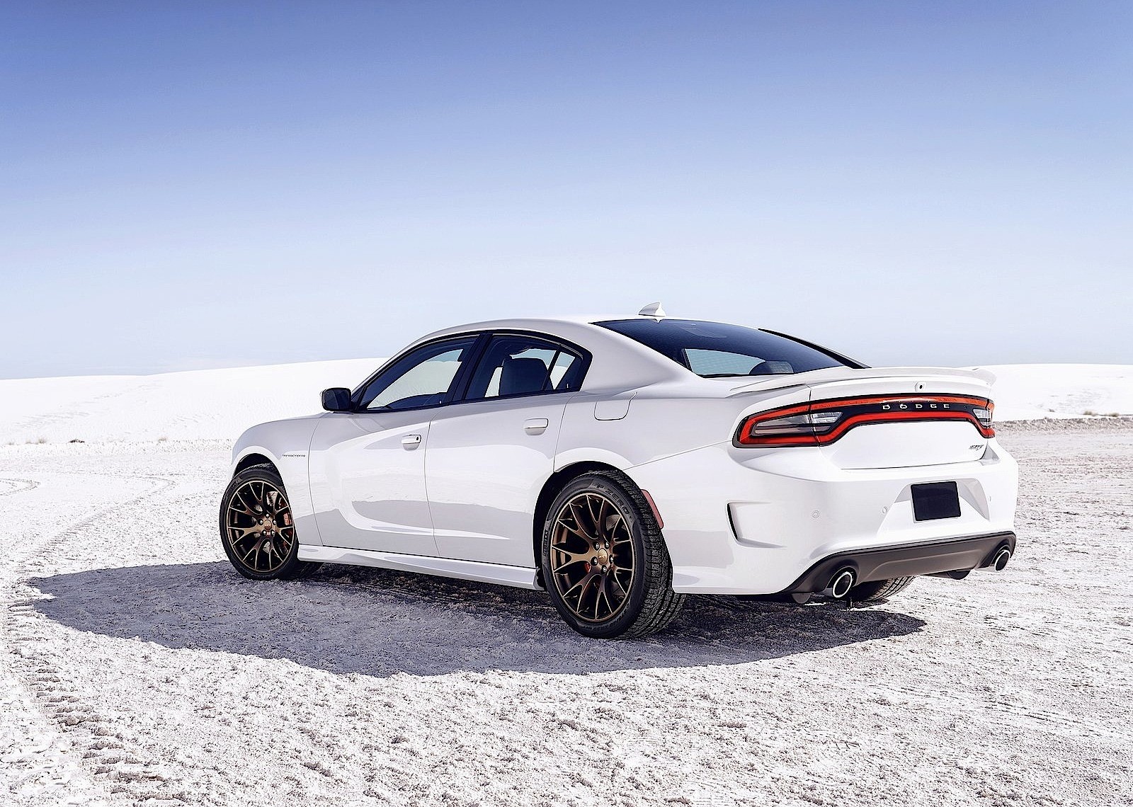 Dodge Charger Srt photo 20