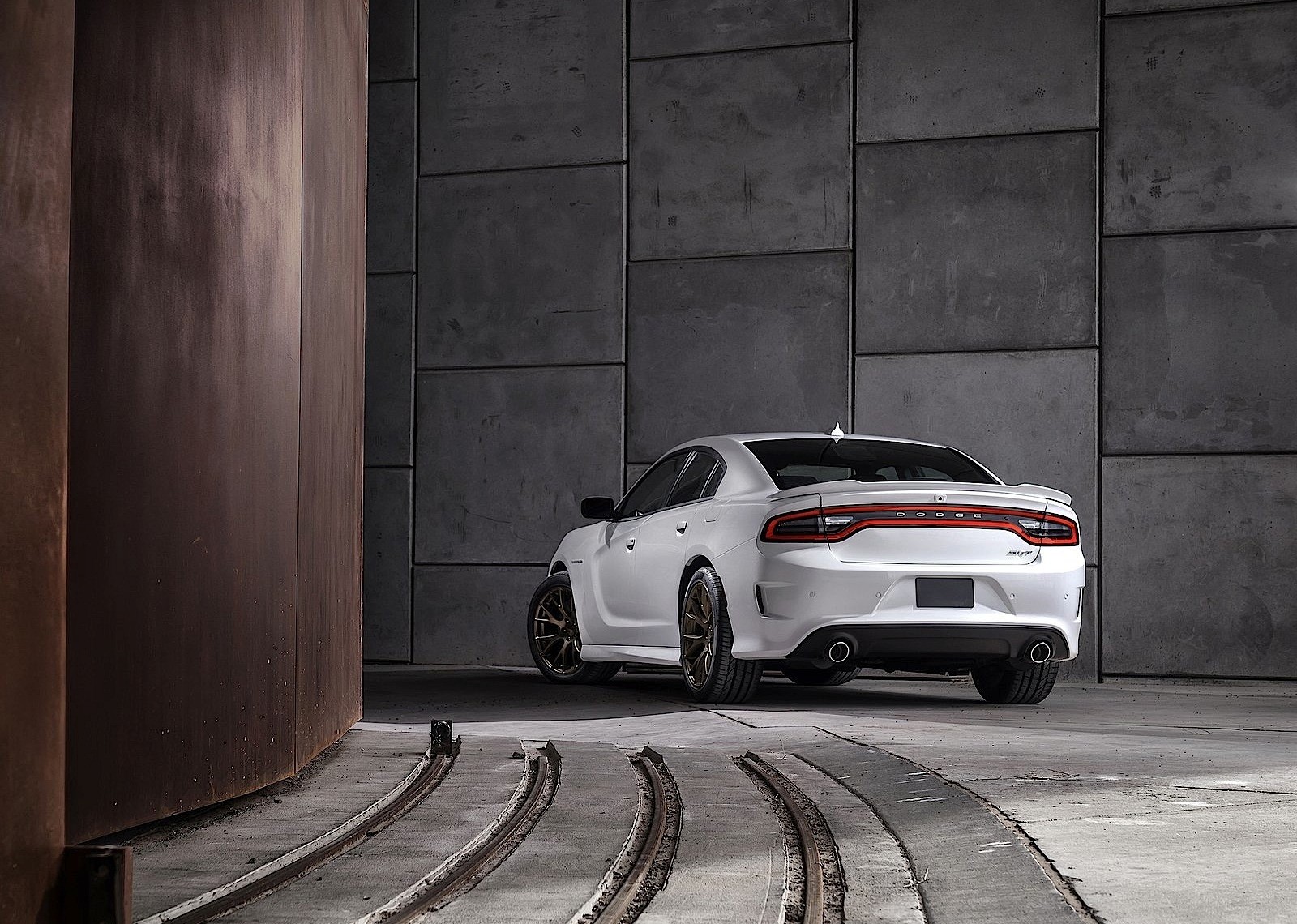 Dodge Charger Srt photo 21