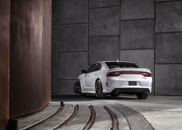 Dodge Charger Srt photo 21