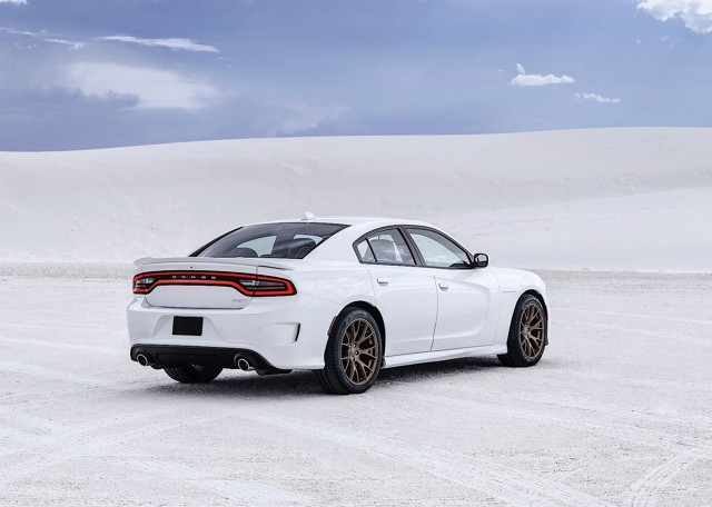 Dodge Charger Srt photo 25