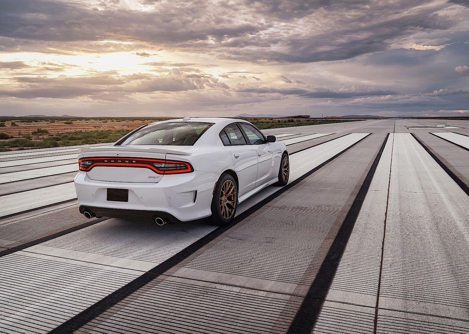 Dodge Charger Srt photo 27