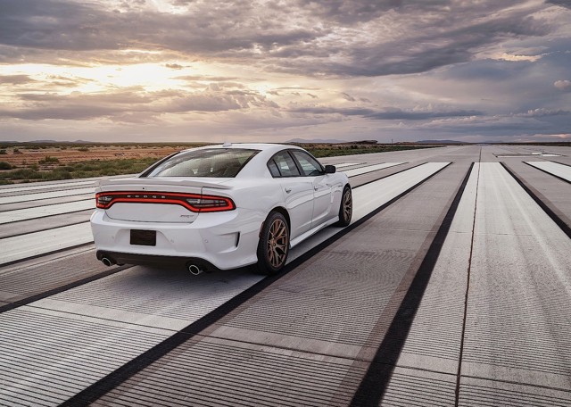 Dodge Charger Srt photo 27