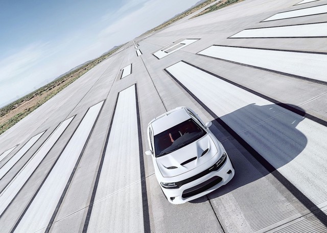 Dodge Charger Srt photo 32