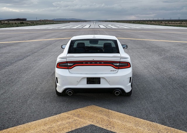 Dodge Charger Srt photo 34