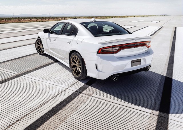 Dodge Charger Srt photo 74
