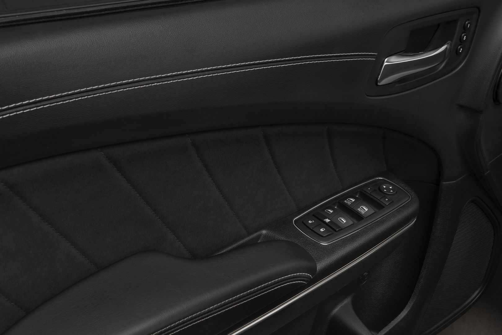 Dodge Charger Srt photo 85