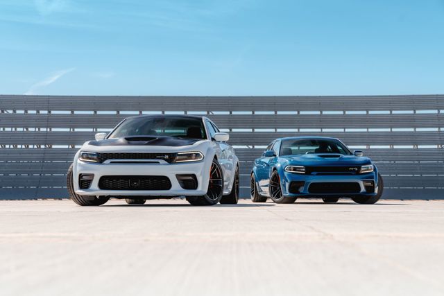 Dodge Charger Srt photo 2