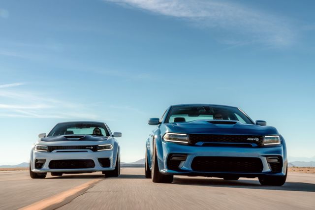 Dodge Charger Srt photo 7
