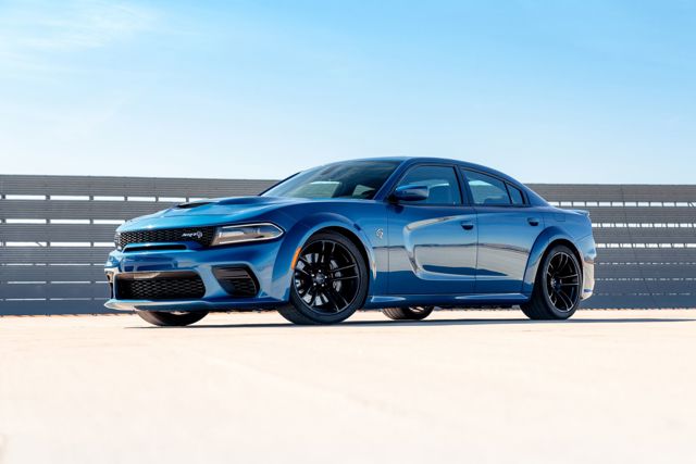 Dodge Charger Srt photo 8