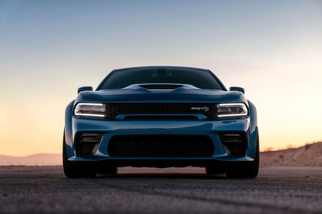 Dodge Charger Srt photo 14