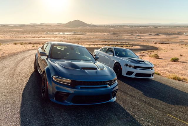 Dodge Charger Srt photo 17
