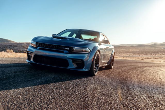 Dodge Charger Srt photo 18