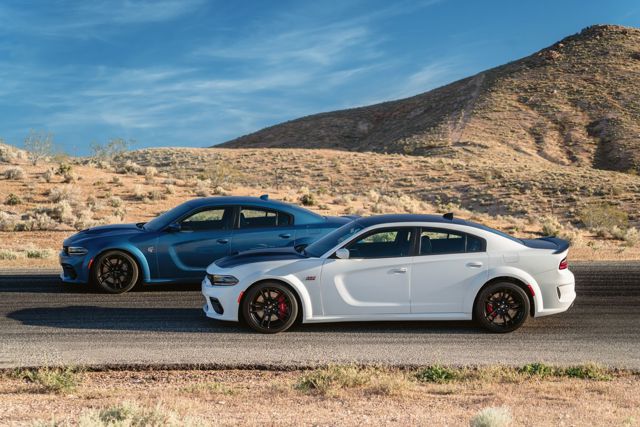 Dodge Charger Srt photo 20