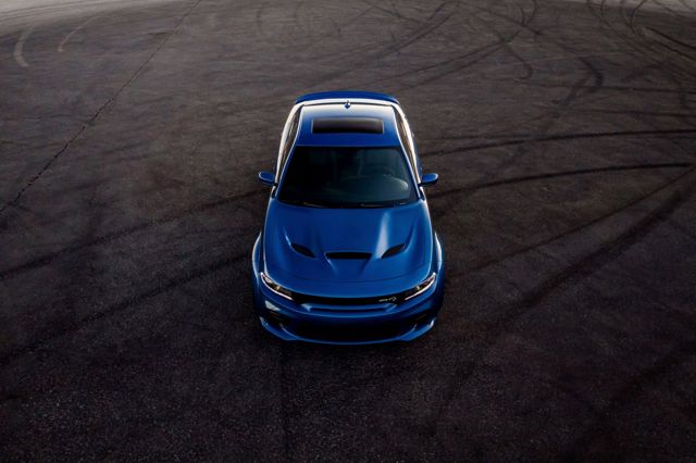 Dodge Charger Srt photo 28
