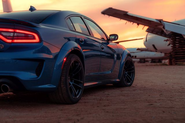 Dodge Charger Srt photo 35