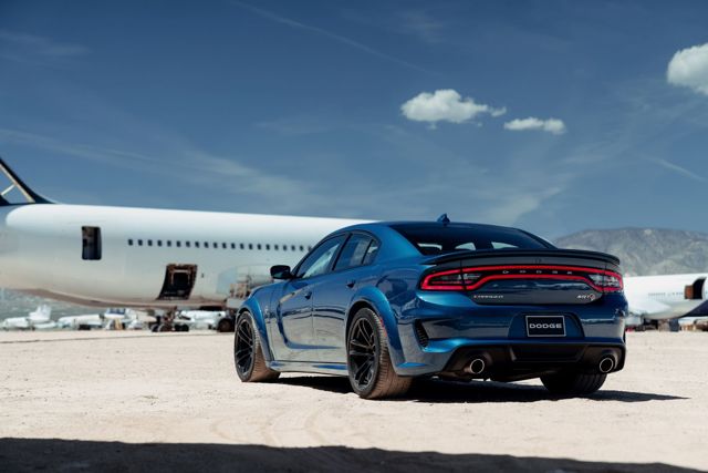 Dodge Charger Srt photo 42