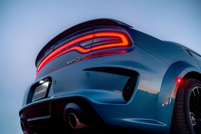 Dodge Charger Srt photo 52
