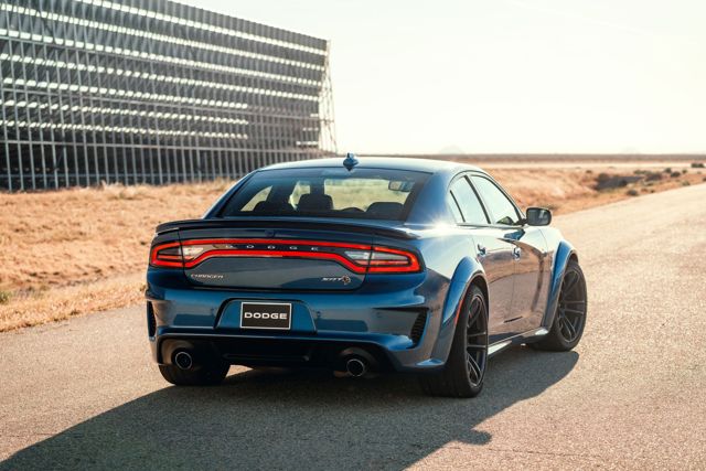 Dodge Charger Srt photo 58