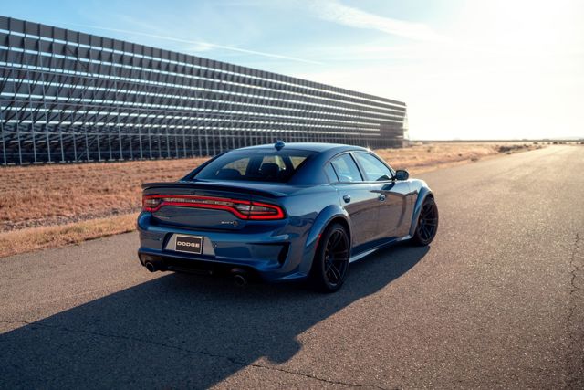 Dodge Charger Srt photo 75