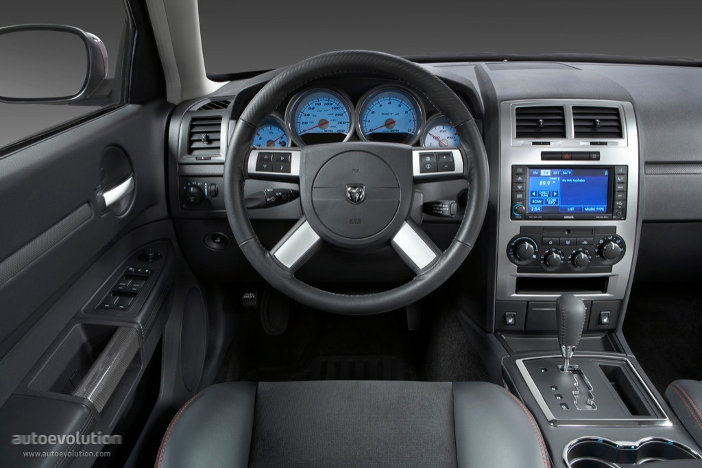 Dodge Charger Srt photo 12