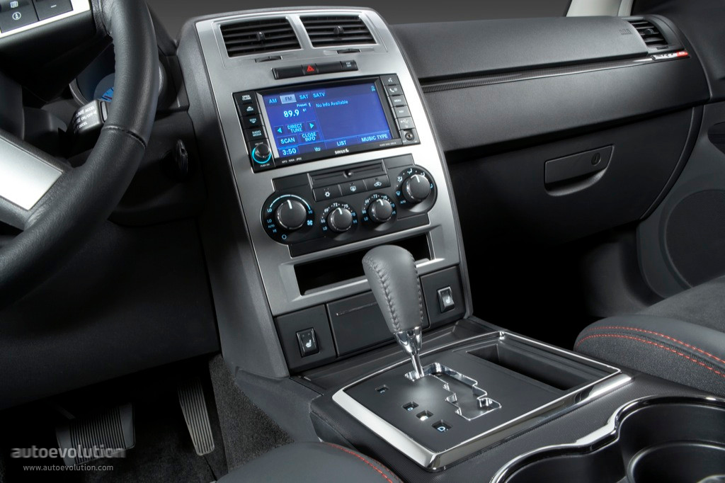 Dodge Charger Srt photo 13