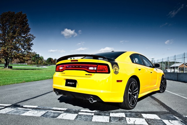 Dodge Charger Srt photo 76