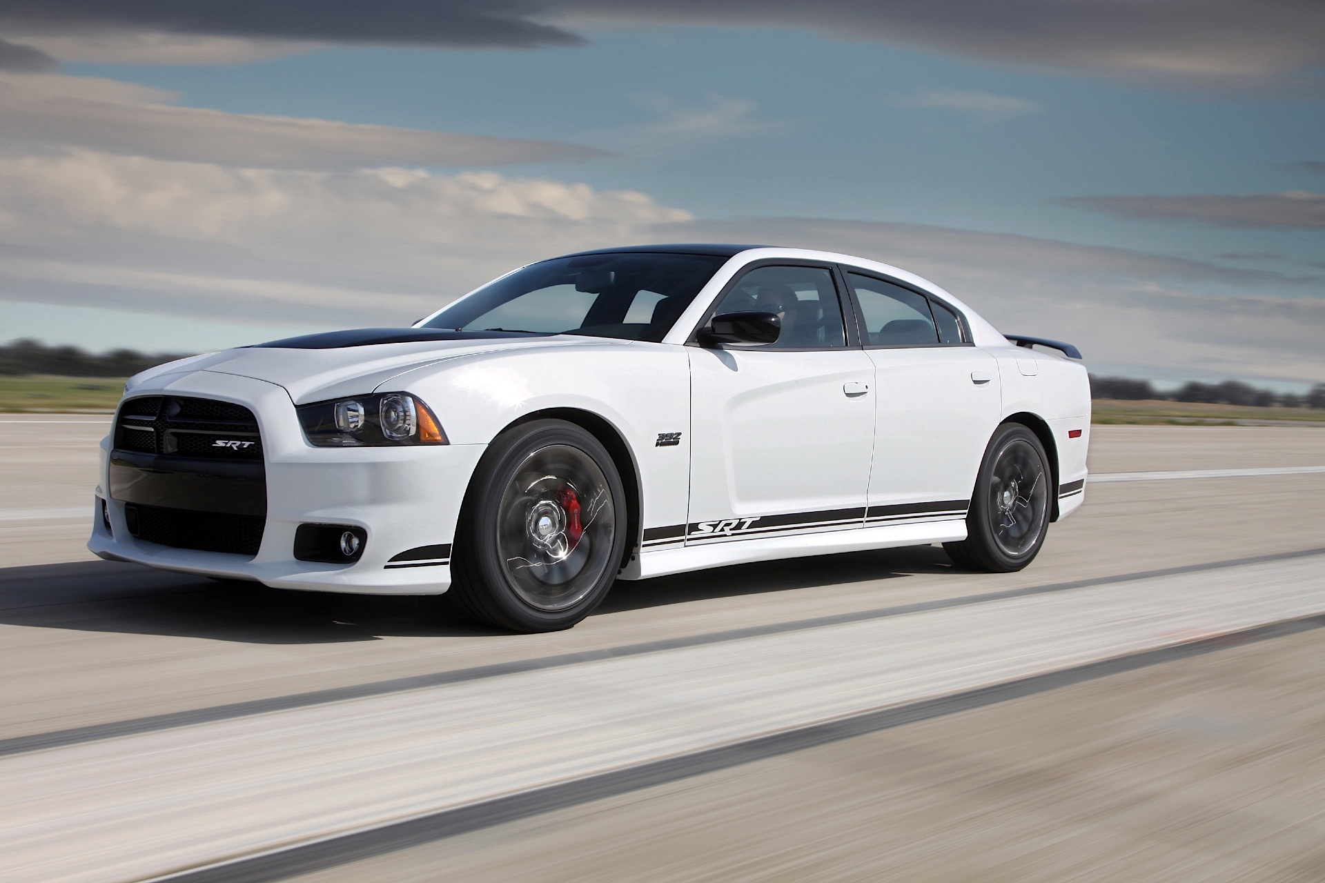 Dodge Charger Srt photo 11