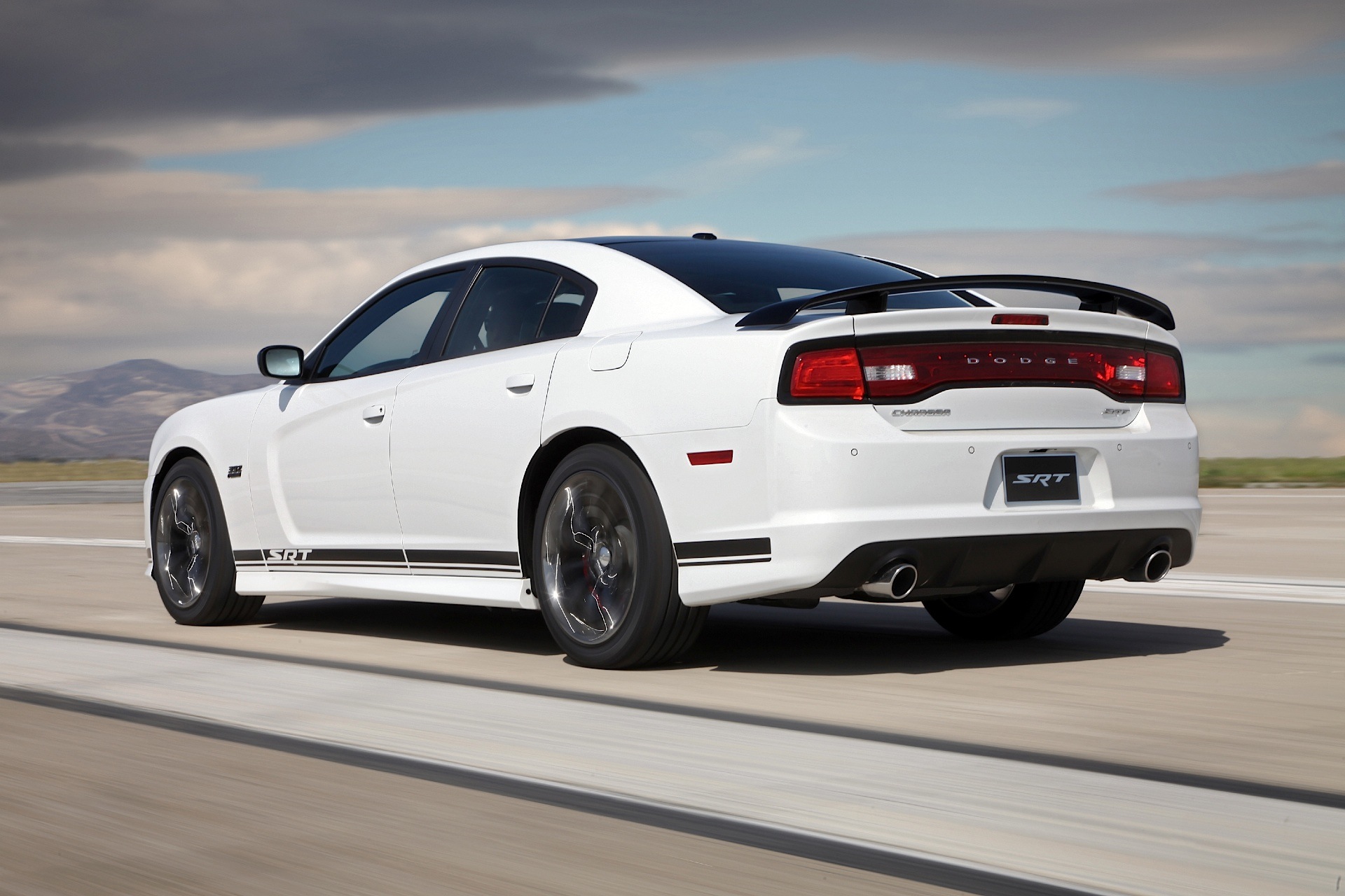 Dodge Charger Srt photo 12
